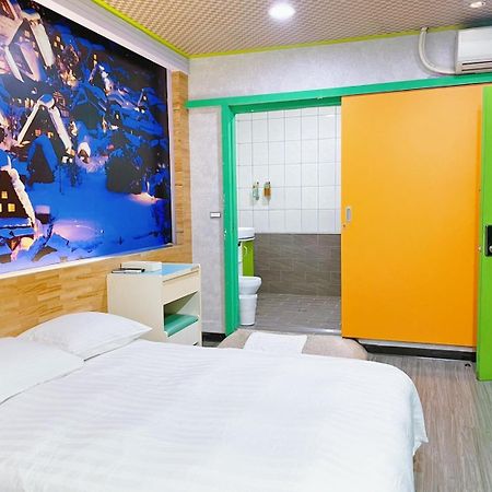 โคลฟเวอร์ เฮาส์ Hotel จงลี่ ภายนอก รูปภาพ
